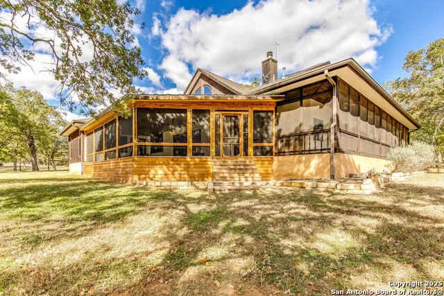 408 Copeland Hill Smithville, TX 78957