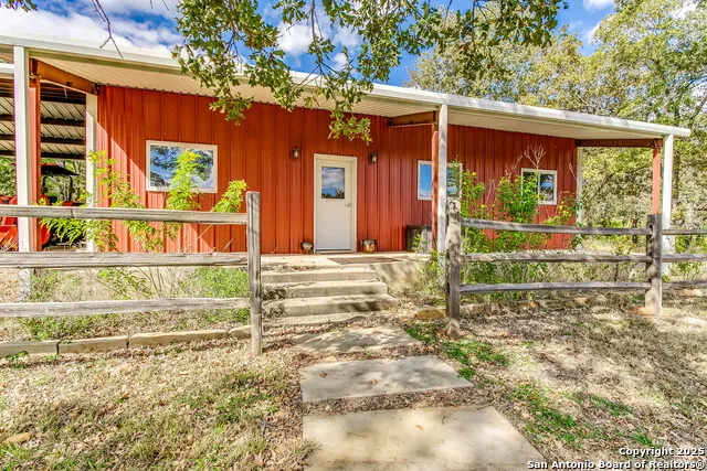408 Copeland Hill Smithville, TX 78957