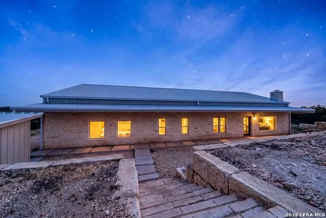 225 Arrowhead Ln Pipe Creek, TX 78063
