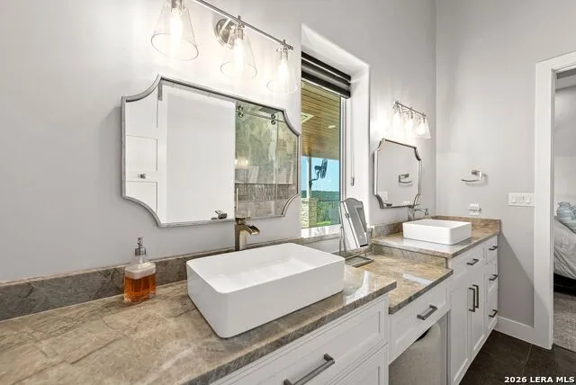 225 Arrowhead Ln Pipe Creek, TX 78063