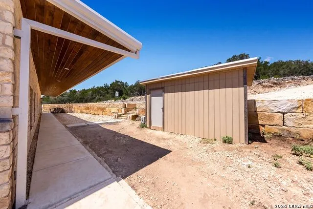 225 Arrowhead Ln Pipe Creek, TX 78063