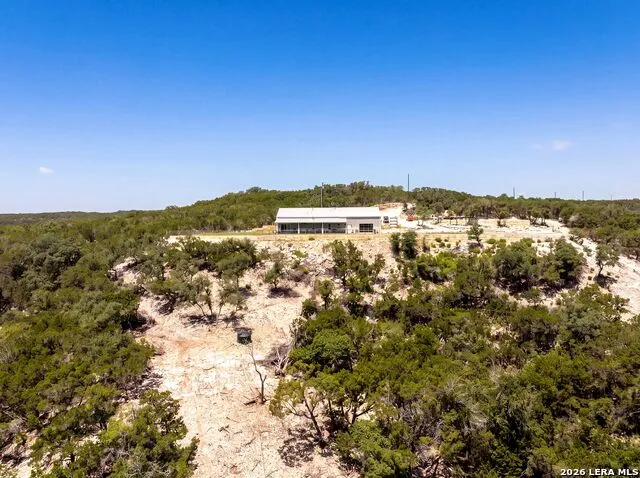 225 Arrowhead Ln Pipe Creek, TX 78063