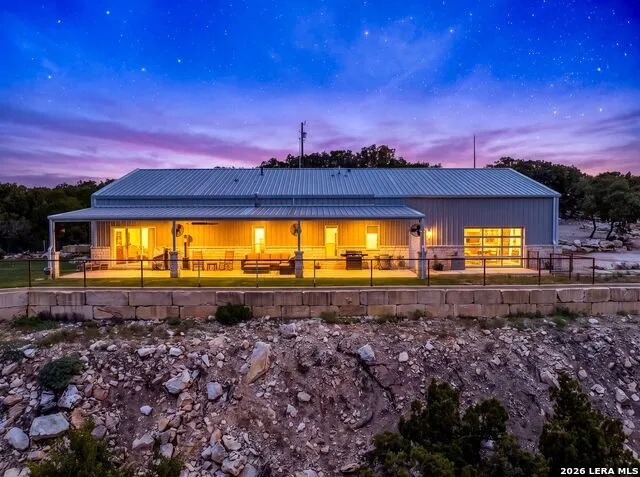 225 Arrowhead Ln Pipe Creek, TX 78063