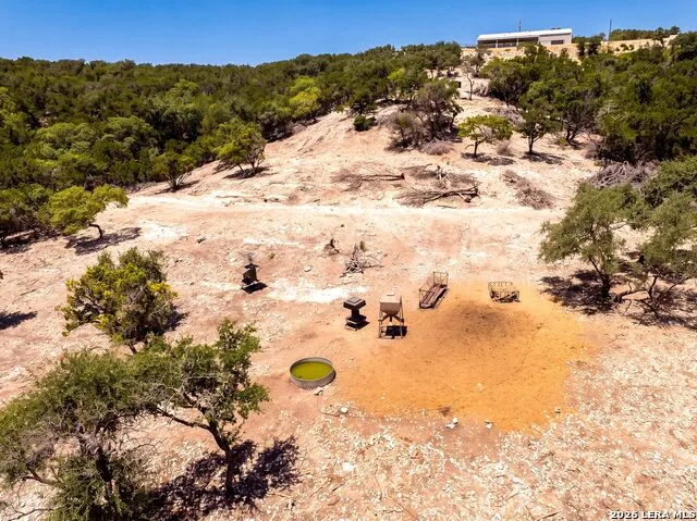 225 Arrowhead Ln Pipe Creek, TX 78063