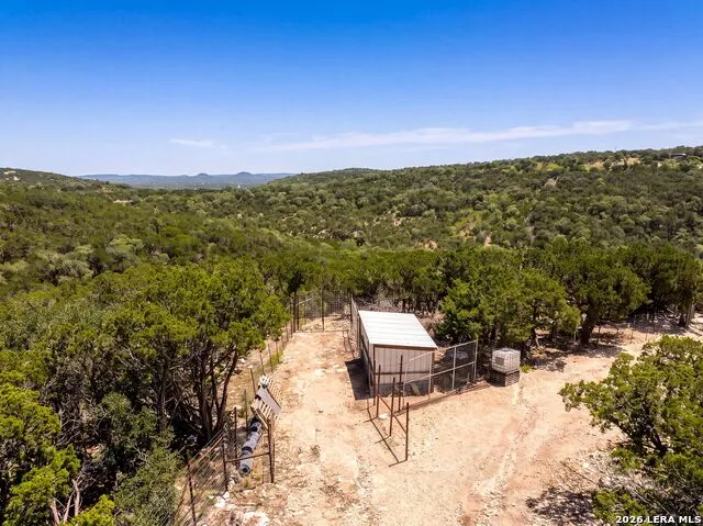 225 Arrowhead Ln Pipe Creek, TX 78063