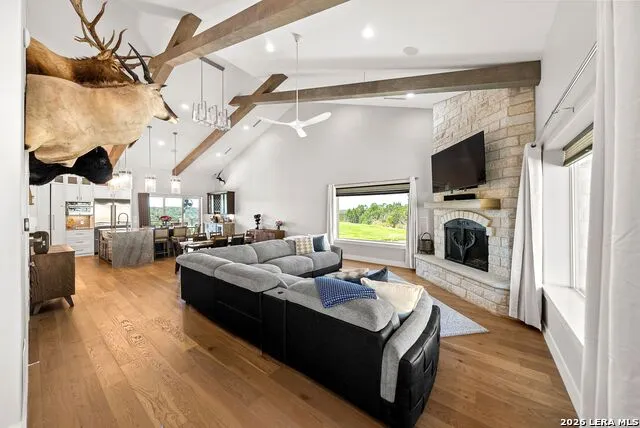 225 Arrowhead Ln Pipe Creek, TX 78063