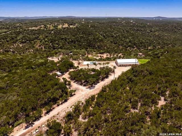 225 Arrowhead Ln Pipe Creek, TX 78063