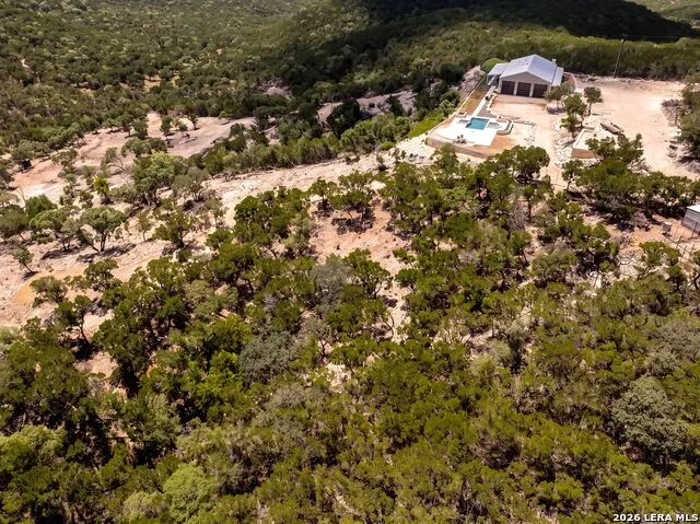 225 Arrowhead Ln Pipe Creek, TX 78063