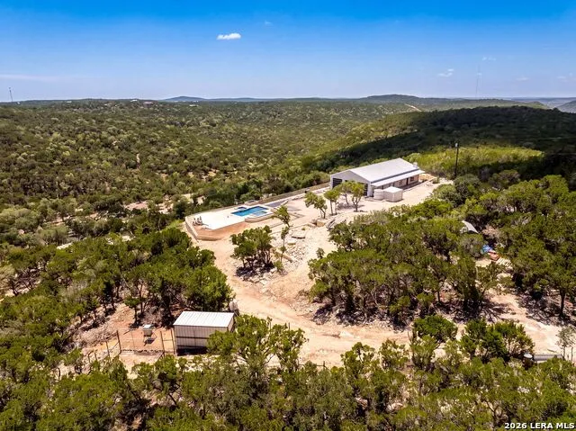225 Arrowhead Ln Pipe Creek, TX 78063