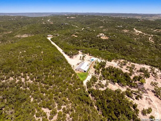 225 Arrowhead Ln Pipe Creek, TX 78063