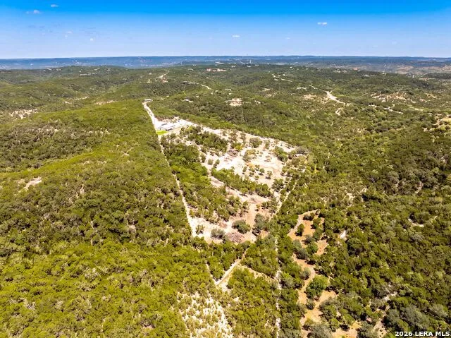 225 Arrowhead Ln Pipe Creek, TX 78063