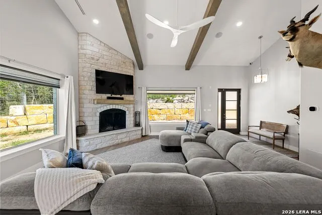225 Arrowhead Ln Pipe Creek, TX 78063