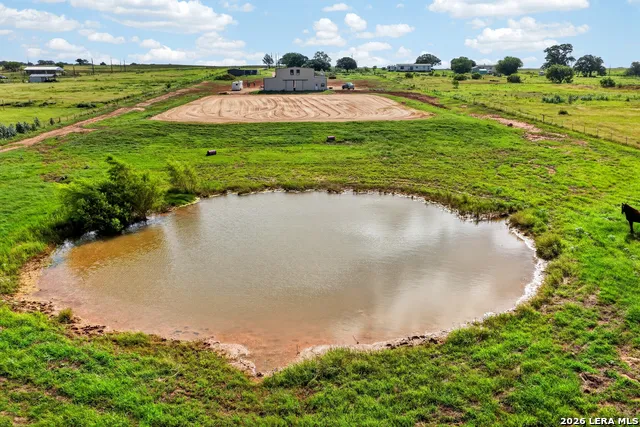 3450 Fm 1922 Floresville, TX 78114