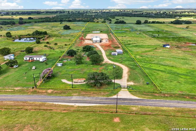 3450 Fm 1922 Floresville, TX 78114