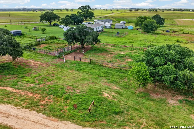 3450 Fm 1922 Floresville, TX 78114