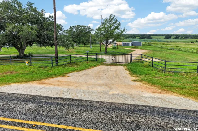 3450 Fm 1922 Floresville, TX 78114