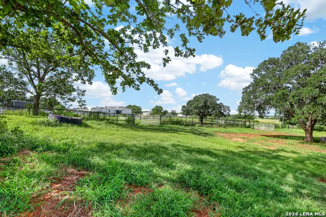 3450 Fm 1922 Floresville, TX 78114