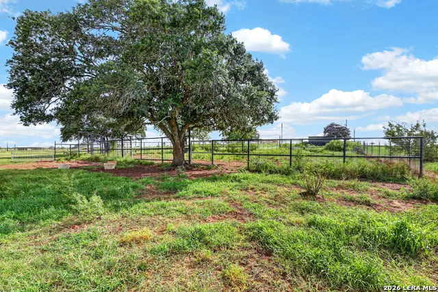 3450 Fm 1922 Floresville, TX 78114