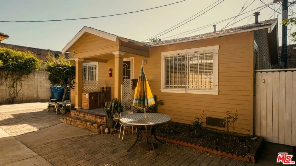 1849 S Wilton Place Los Angeles, CA 90019