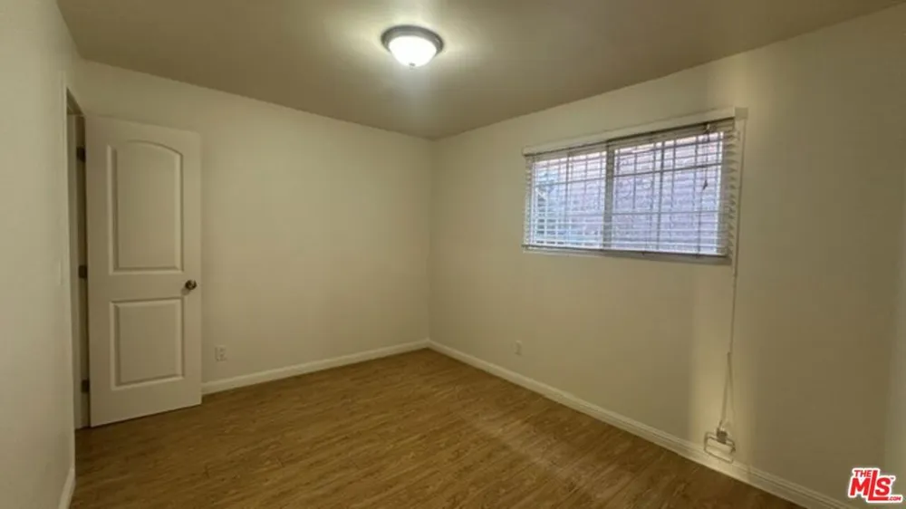 1849 S Wilton Place Los Angeles, CA 90019