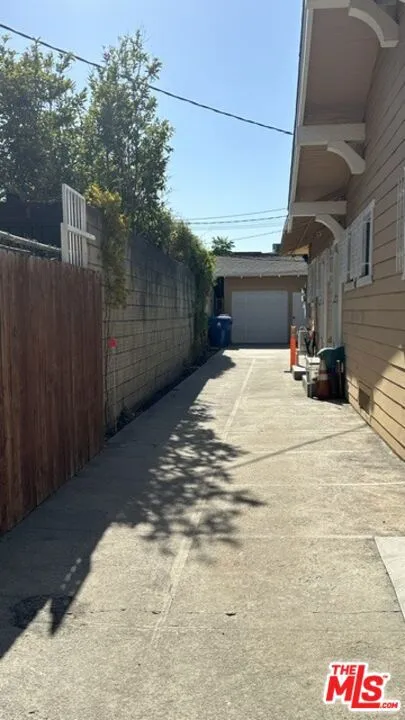 1849 S Wilton Place Los Angeles, CA 90019