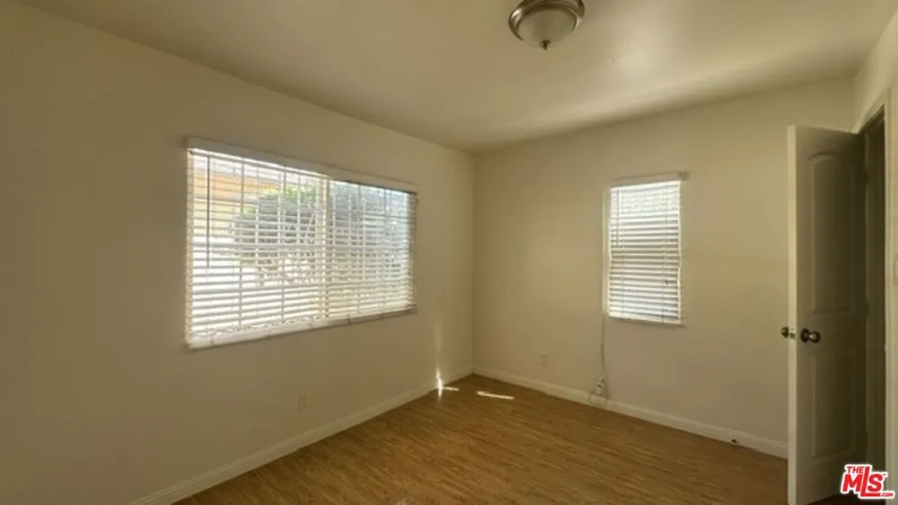 1849 S Wilton Place Los Angeles, CA 90019