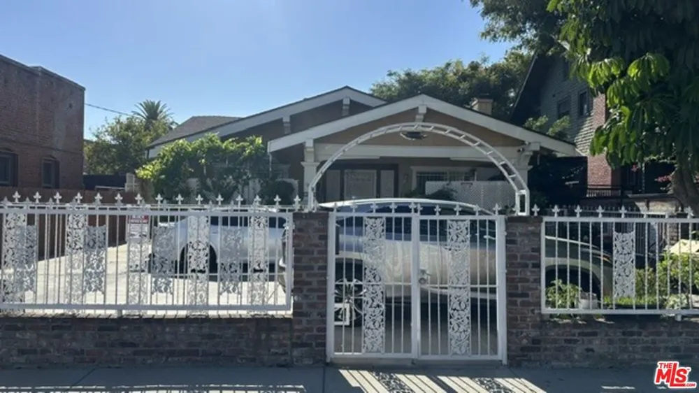 1849 S Wilton Place Los Angeles, CA 90019