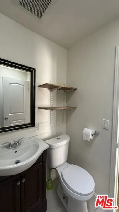 1849 S Wilton Place Los Angeles, CA 90019