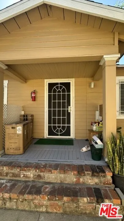 1849 S Wilton Place Los Angeles, CA 90019