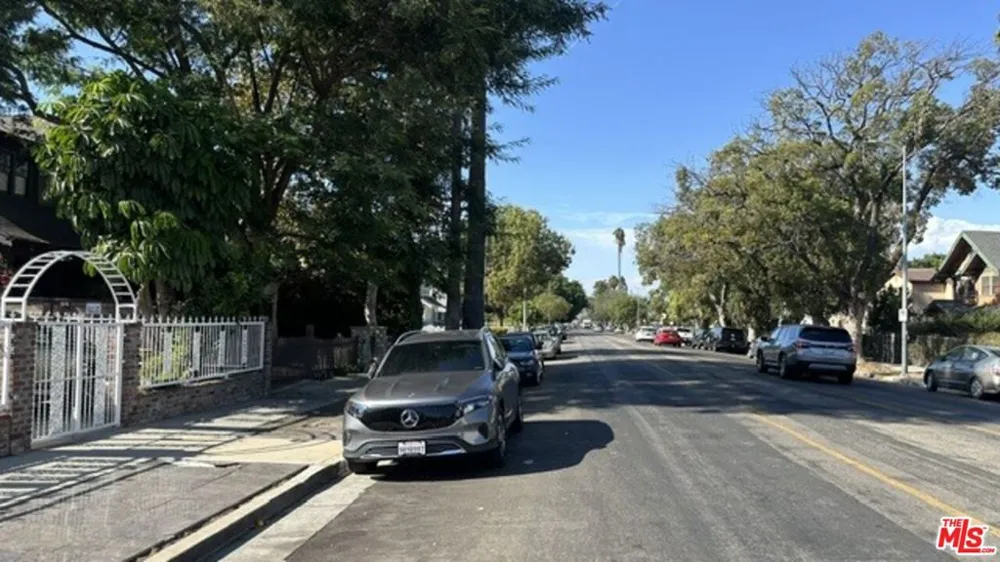 1849 S Wilton Place Los Angeles, CA 90019