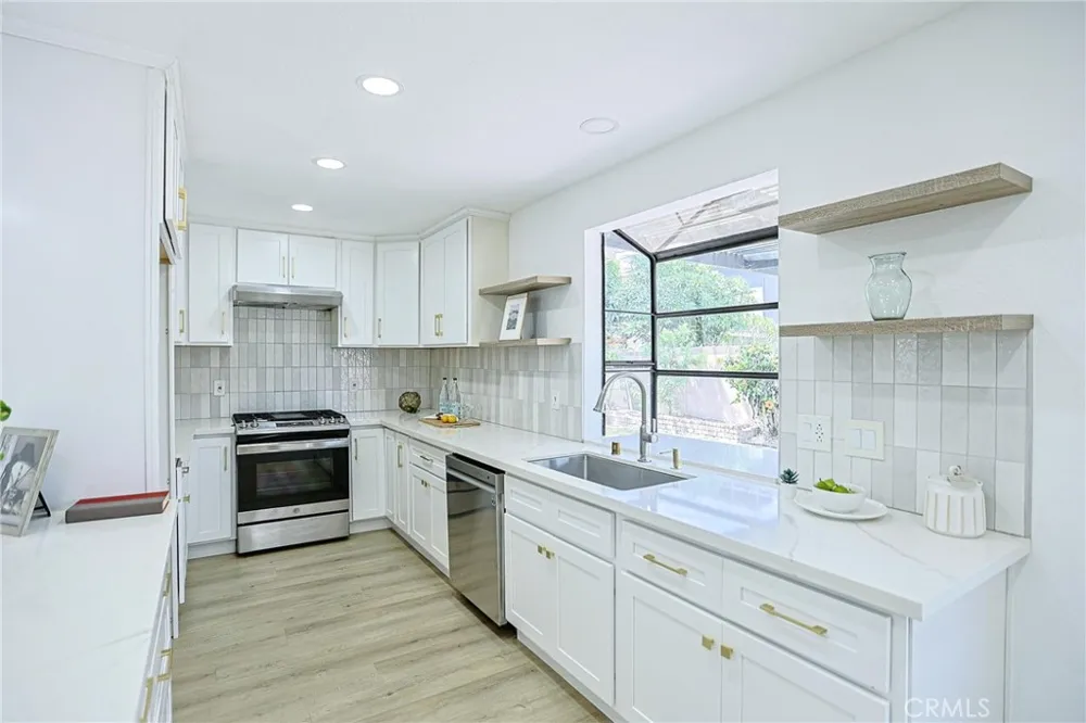 15611 Toway Huntington Beach, CA 92647