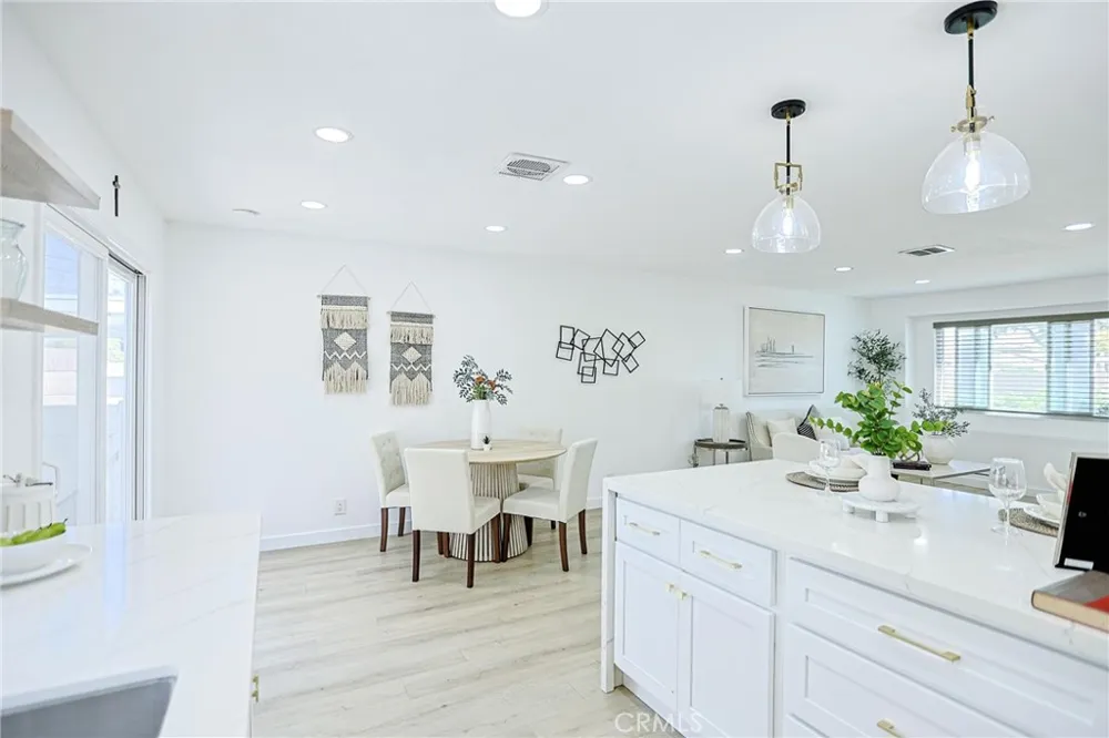 15611 Toway Huntington Beach, CA 92647