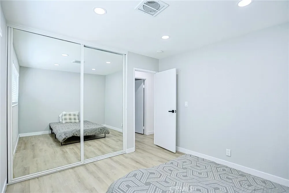 15611 Toway Huntington Beach, CA 92647