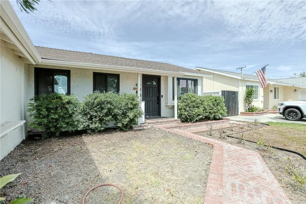 15611 Toway Huntington Beach, CA 92647
