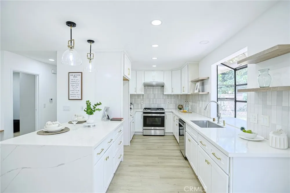 15611 Toway Huntington Beach, CA 92647