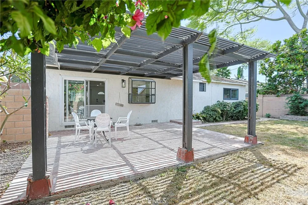 15611 Toway Huntington Beach, CA 92647