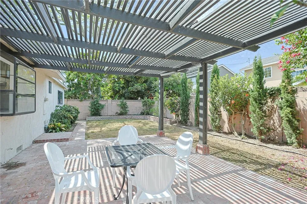 15611 Toway Huntington Beach, CA 92647