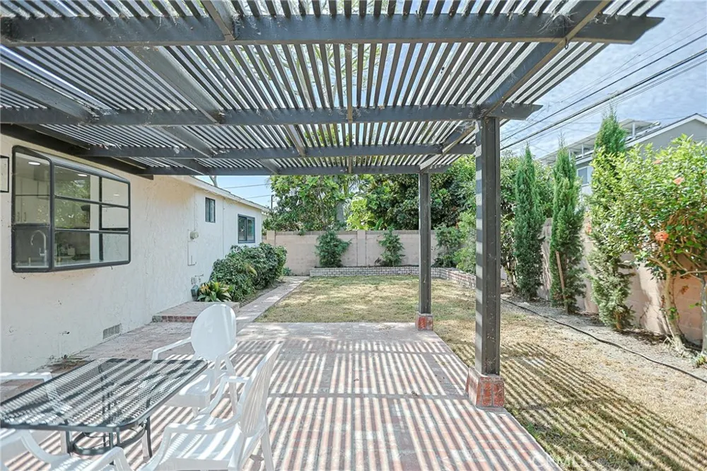 15611 Toway Huntington Beach, CA 92647