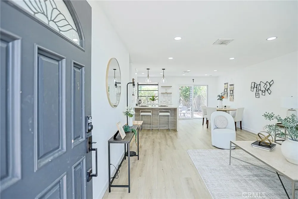 15611 Toway Huntington Beach, CA 92647