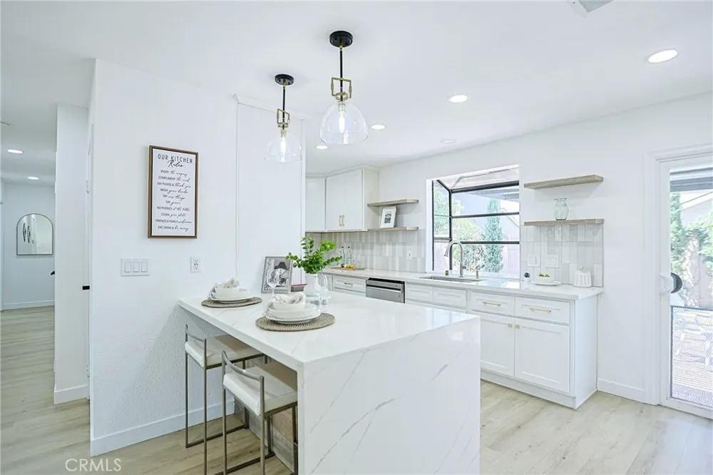 15611 Toway Huntington Beach, CA 92647
