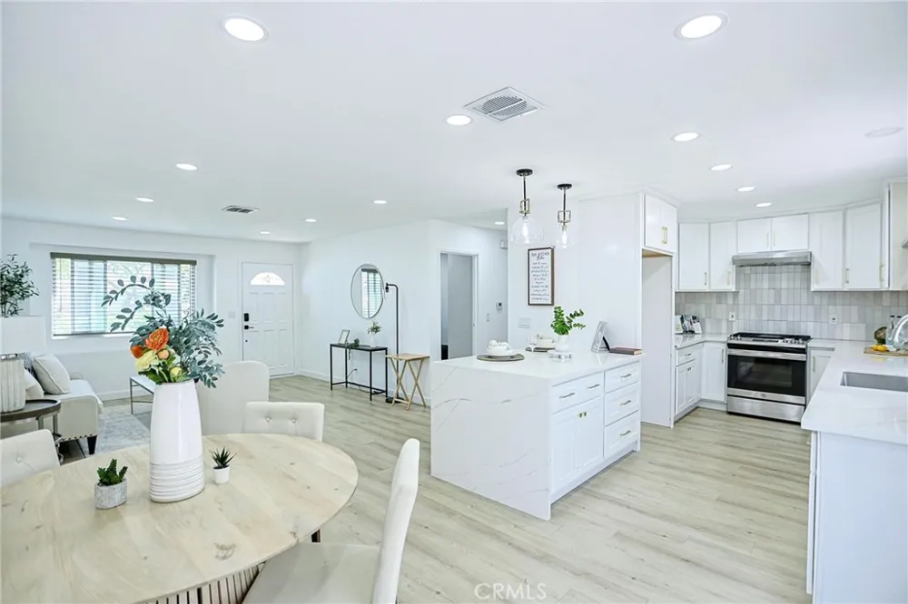 15611 Toway Huntington Beach, CA 92647
