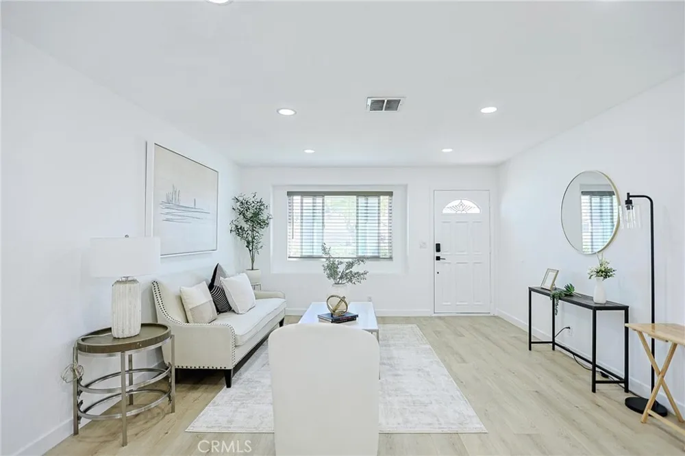 15611 Toway Huntington Beach, CA 92647