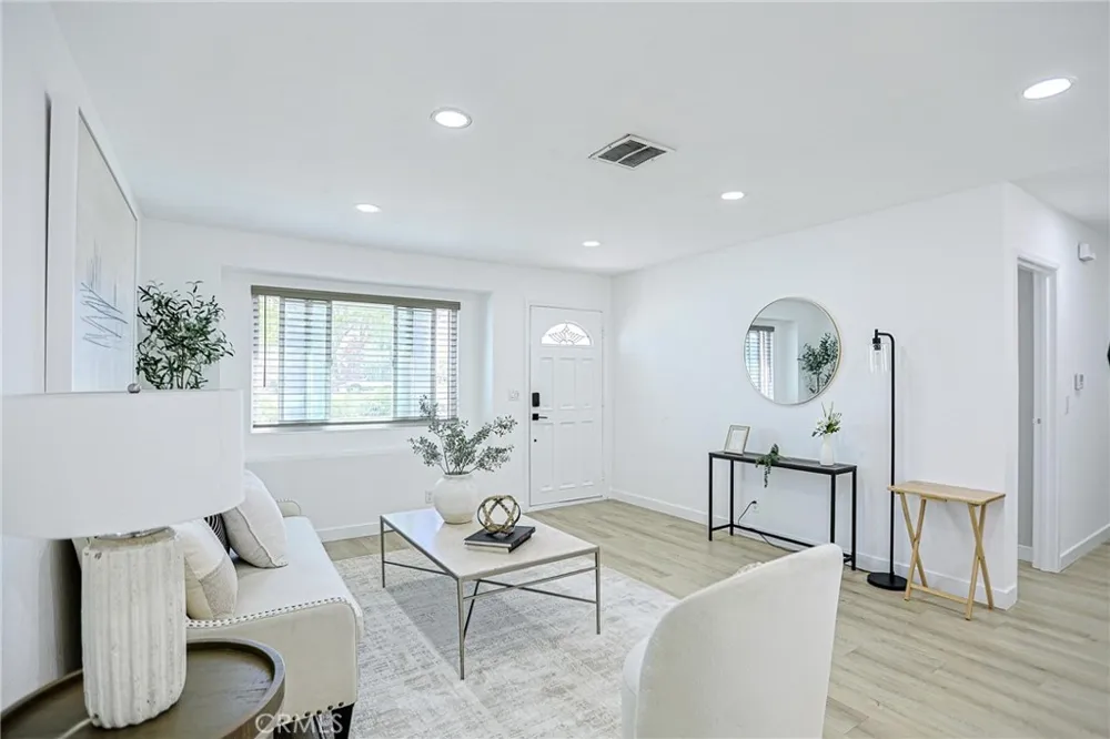 15611 Toway Huntington Beach, CA 92647
