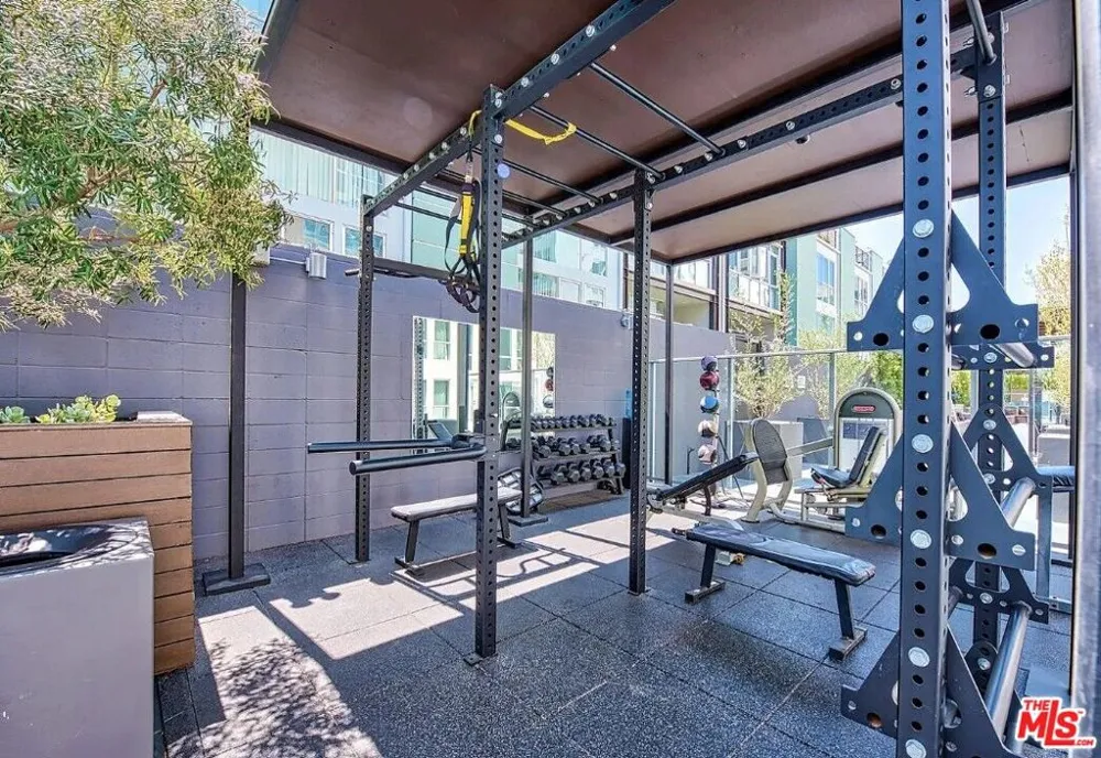 4133 Redwood Avenue #1014 Los Angeles, CA 90066