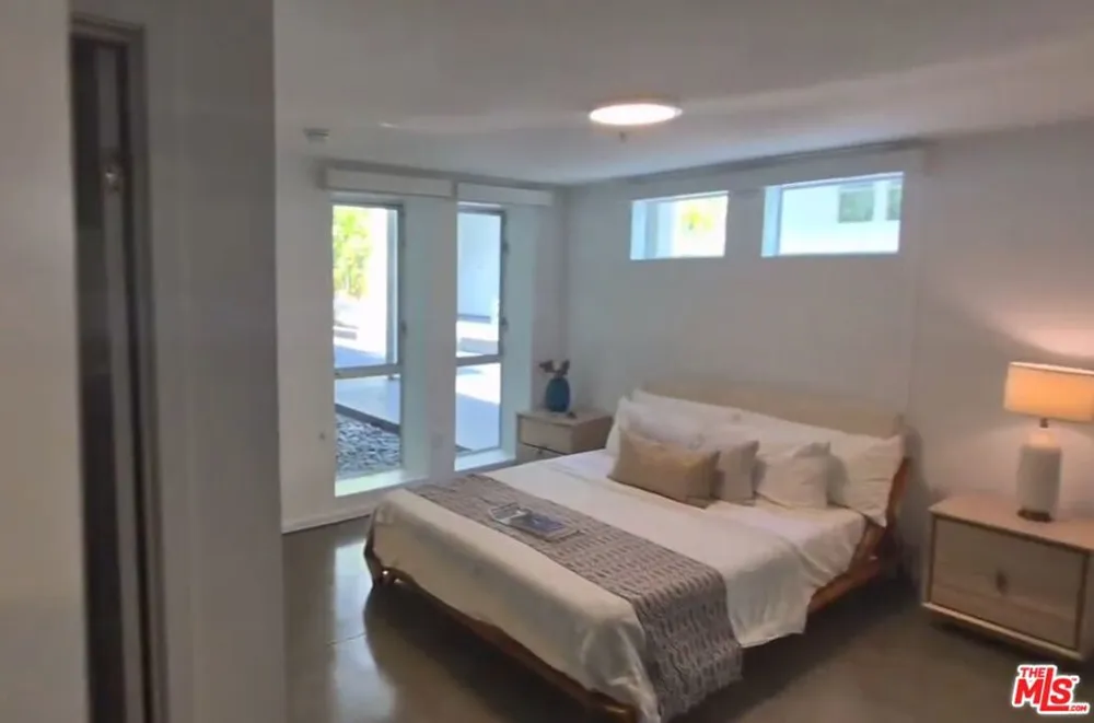 4133 Redwood Avenue #1014 Los Angeles, CA 90066