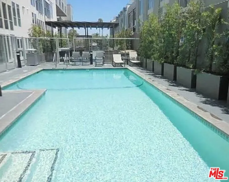 4133 Redwood Avenue #1014 Los Angeles, CA 90066