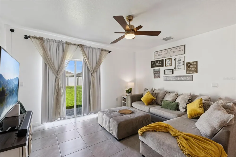 3676 SUNGROVE CIRCLE Sanford, FL 32771
