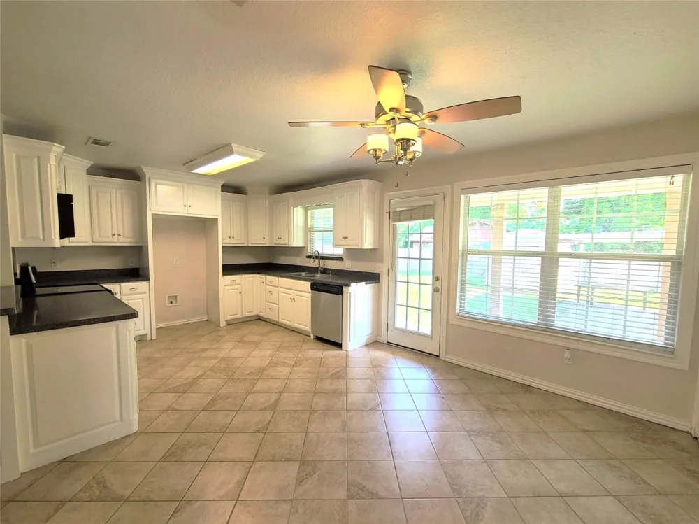210 E El Camino Real Weatherford, TX 76087