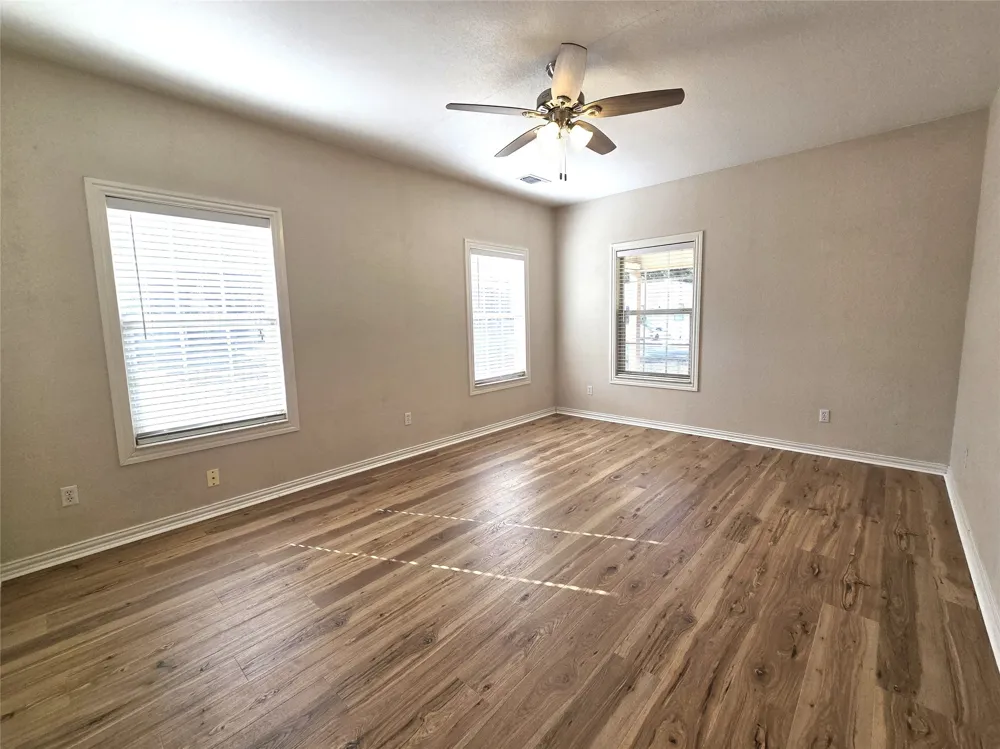 210 E El Camino Real Weatherford, TX 76087