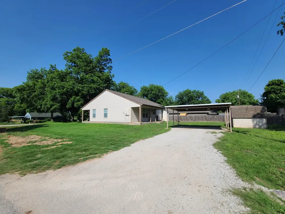 210 E El Camino Real Weatherford, TX 76087